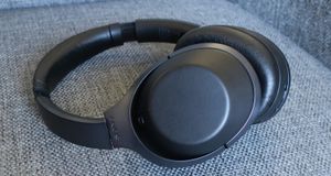 Sony MDR-1000X Med Sony MDR-1000X skal Sony hive Bose ned fra støy-tronen