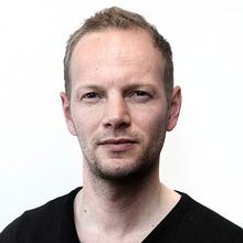 FREDRIK DREVON, journalist, frilanser og mediekritisk spaltist.