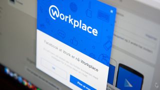 Nå vil Facebook inn på arbeidsplassen din. Slik er nye Workplace by Facebook.