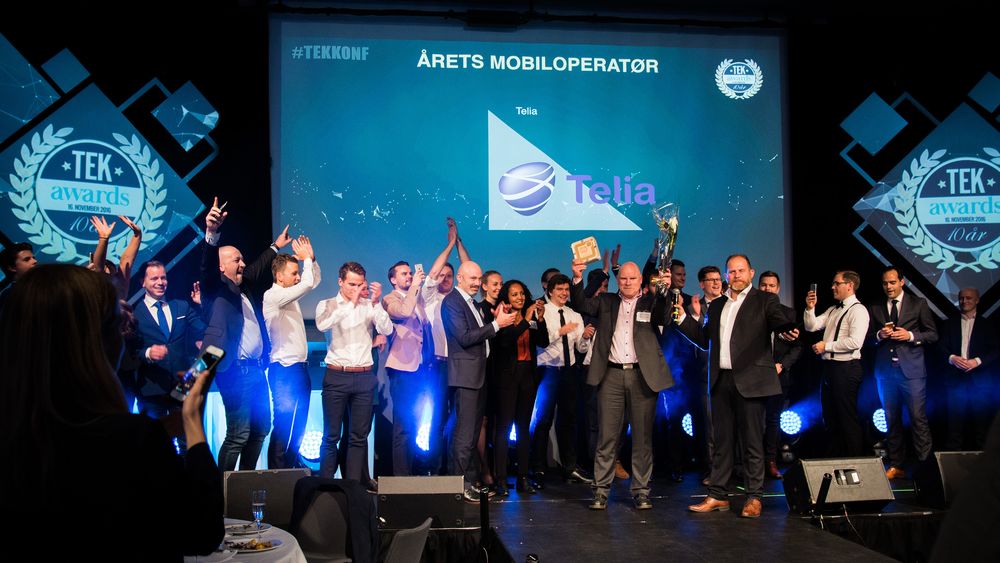 Stor jubel da Telia ble kåret til årets mobiloperatør under Tek Awards onsdag kveld.