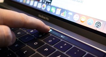 Apple gir trolig MacBookene sine litt ekstra krutt neste måned