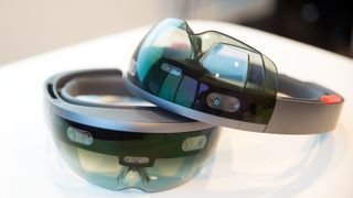 Microsoft utvikler egen AI-brikke til Hololens 2