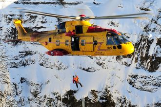 Kanadisk AW101, eller CH-149 som de betegner den som, på søk- og redningøvelse på Island i 2016.