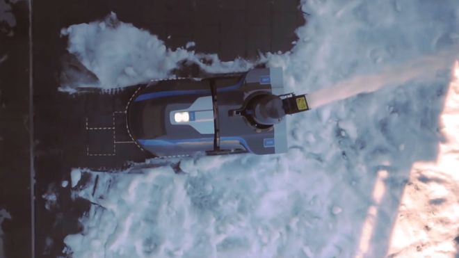 Denne roboten fjerner snøen, klipper gresset, og raker løv