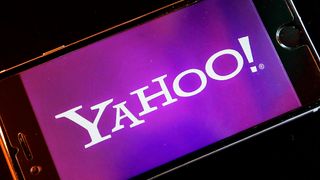 Salget av Yahoo utsettes i flere måneder