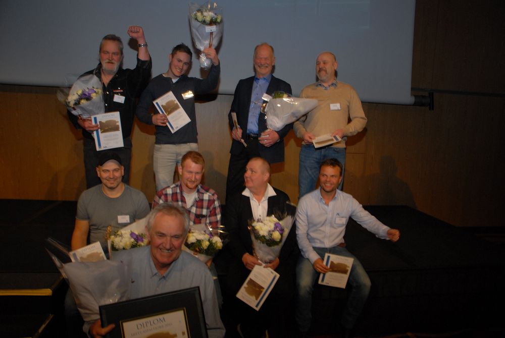 Fornøyde prisvinnere fra asfaltreprenøren NCC avdeling på Sørlandet.