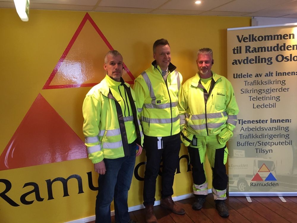 Erik Persson, daglig leder i Skilt og Vedlikehold, Jon Ola Stokke, adm. dir i Ramudden og Knut Persson, driftsleder i Skilt og Vedlikehold.