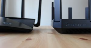 Test: TP-Link Talon AD7200 vs Netgear Nighthawk X10
