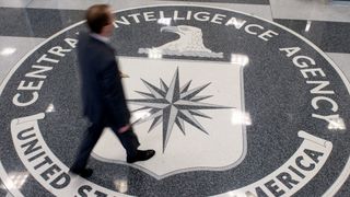 Wikileaks-lekkasje minner mer om Bond enn om Snowden