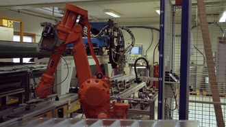 Plasto har nå flere roboter enn ansatte i produksjonen.