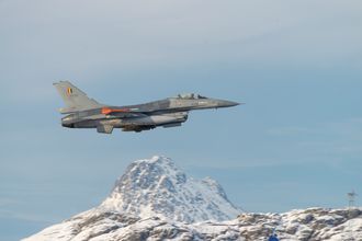 Et belgisk F-16 tar av fra Bodø hovedflystasjon under Cold Response i 2016.