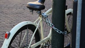 bicycle-1313892_960_720.300x169.jpg