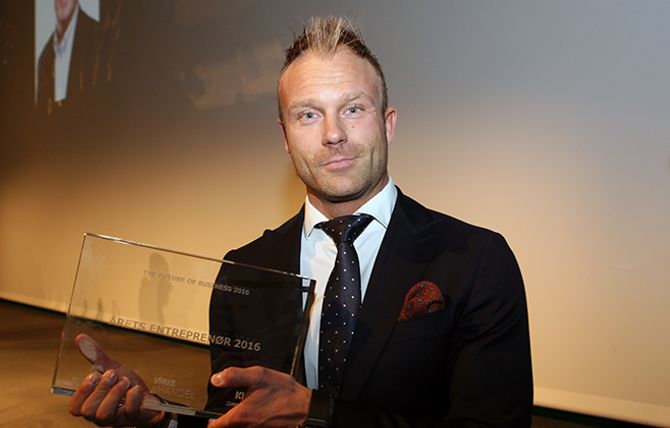 Årets entreprenør ble Miinto. Jake Peterson mottok prisen på vegne av nettbutikken.