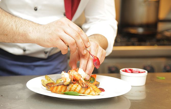 EN TOUCH AV PROFESJONALITET: Cateringo har per i dag 10 forskjellige cateringaktører tilknyttet plattformen.