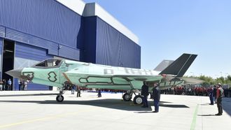 Utrullingsseremoni for det første italienskbygde F-35B på Cameri-anlegget 5. mai.