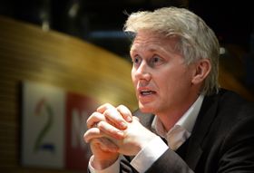 TV 2-sjef Olav Sandnes erkjenner at de har vært for dårlig på å få kvinner inn i de øverste posisjonene.
