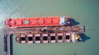 MV Balboa (2016) ved kai med stengte luker. Skipet er på 80.500 dødvekttonn.
