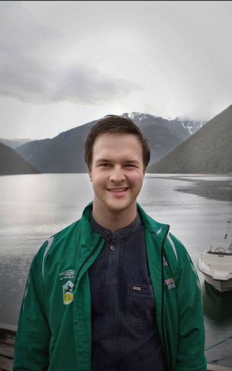 NYTT HÅR OG NY KVARDAG: Etter eit år i USA ser Øydvin fram til å ta fat på nye spanande oppgåver. Nyleg vart han vald inn i sentralstyret til Sosialistisk Ungdom.