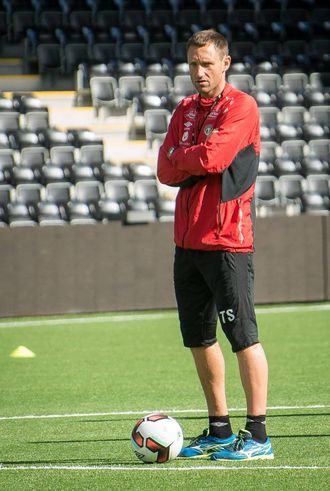 LOKAL ARVTAKAR: Assistenttrenar Terje Skjeldestad trur Kristian Rutlin har det som skal til for å føre dei lokale keepertradisjonane vidare.