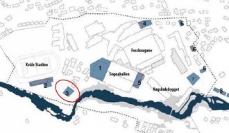 MOGLEG PLASSERING: I den såkalla campusplanen er delar av parkeringsplassen på Kvåle (markert med raud sirkel på kartet) sett av til eit signalbygg, der studentbustader er nemnd som alternativ. (Illustrasjon: Sogndal Kommune)