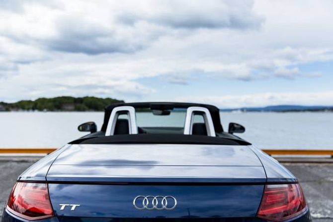 NOKO PLASS: Bagasjerommet tek 280 liter, det er 100 liter meir enn i ein BMW Z4, 55 meir enn i ein Mercedes-Benz SLC og heile 150 meir enn i ein Mazda MX-5.