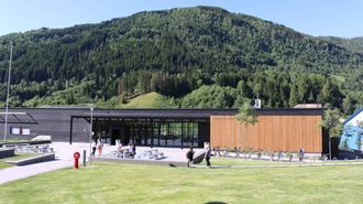 VEKSTMOTOR: Fosshaugane Campus, her representert ved Høgskulen, er ein viktig forklaring på veksten til Sogndal.