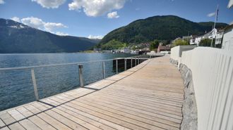STORT LØFT: Fjordstien opnar bygda mot fjorden, men har ikkje kome utan konfliktar.