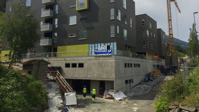 MYKJE NYTT: Høgskulen byggjer nye 150 nye studentbustader som skal vere innflyttingsklare til hausten. I tillegg blir det bygd mykje nytt både i sentrum av Sogndal og litt utanfor. Det gjer at bustadmarknaden etter kvart truleg vil gå tilbake til meir normale tilstander.