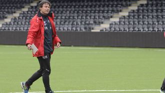PASSE NØGD: Trass ein komfortabel heimesiger, er ikkje trenar Håvard Hatle heilt nøgd med prestasjonen.