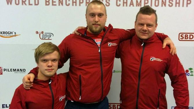 STERK TRIO: Desse tre utøvarane frå Sogn og Fjordane gjorde det sterkt under EM i helga. Fredrik Eskil Myrvang (Førde) tok sølv i klassen for utøvarar under 59 kilo, Roger Navarsete (Sogndal) tok bronse i klassen for utøvarar under 93 kilo, medan Tommy Navarsete (Sogndal) tok 4. plass, også han i klassen for utøvarar under 93 kilo.