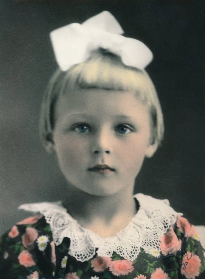 LITA PRINSESSE: Dette biletet viser Aagot Noss som 3-åring i 1927. Ho fekk ein dramtisk start på livet, og voks opp nesten som einebarn hos besteforeldra. Heilt frå ho var lita hadde ho ein sterk vilje.