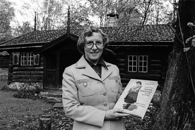STOR FORMIDLAR: Aagot Noss var ein stor formidlar og skreiv sjølv mange bøker. Boka om Adolph Tidemand og folk han møtte blir trekt fram som eit storverk.