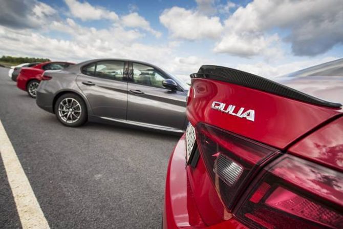 VERSJONAR: Ved introduksjonen kjem Giulia med to dieselmotorar på 150 og 180 hestekrefter, og ein V6-bensin på 510 hestekrefter. På kort tid kjem også ein bensinmotor med 200 hestekrefter som vil kosta frå 485.000 kroner.