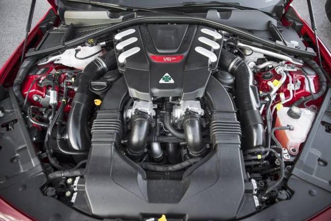 GROM: V6-motoren er skrudd saman med eksperthjelp frå Ferrari, og det er ein utruleg artig bil, til ein temmeleg dryg sum.