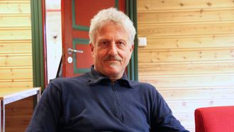 FOKUS PÅ ANNA: Lensmann i Lærdal, Helge Øvstetun, vil ikkje at det heile skal koke ned til kor kontoret skal plasserast.