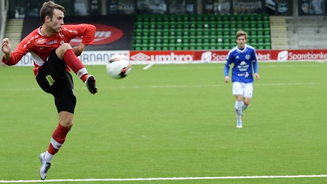 TEKNISK: Fjøra er nyopprykka, men det er ikkje kynisme som har gjort at dei har teke divisjonen med storm. Laget satsar på å dominere kampane med pasningsspelet og vartar ikkje sjeldan opp med lekre detaljar.