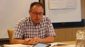HELD DØRA OPEN: Ordførar i Årdal, Arild Ingar Lægreid, held døra open for kommunar som vil diskutere reform, men trur det er lite realistisk at det skjer.
