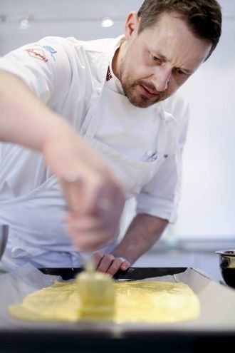 DEIG: Blir stroken utover smurt bakepapir eller ei silikonmatte.