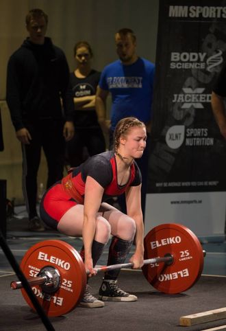 NY PERS: Helene Hovland Hellebø sette ny personleg rekord med fem kilo på dei tre teknikkane, men tykkjer likevel det kunne ha gått betre i NM i styrkeløft utstyrsfritt.