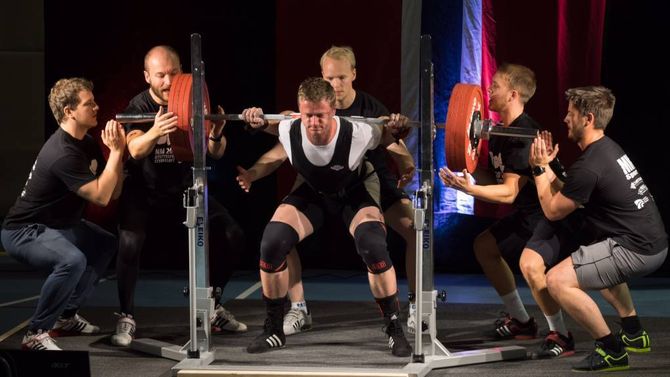 EM-KRAV: Inge Audun Kjoberg løfta til saman 655 kilo i dei tre teknikkane under NM i styrkeløft utstyrsfritt og var dermed akkurat innanfor kravet til junior-EM.