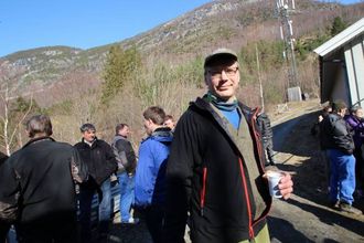NØGD: Grunneigar Olav Vestrheim likte opplegget.