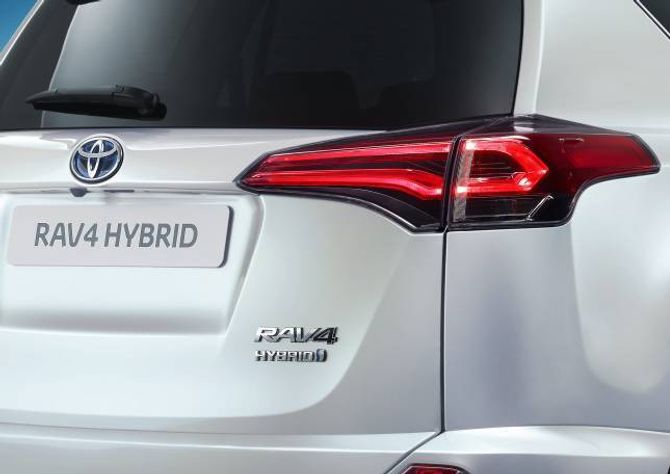 HYBRID: Toyota satsar vidare på hybrid. No lanserer dei RAV 4 som hybrid.