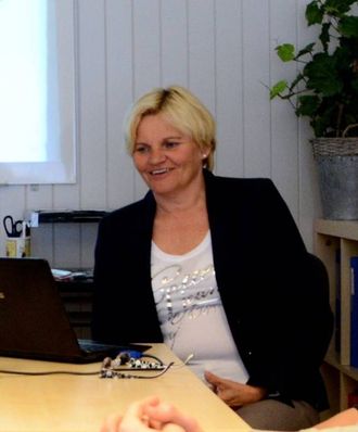 TRAFIKKTRYGGLEIK: Marit Elisabeth Høgheim underviser om risiko ein utsett seg for som sjåfør.