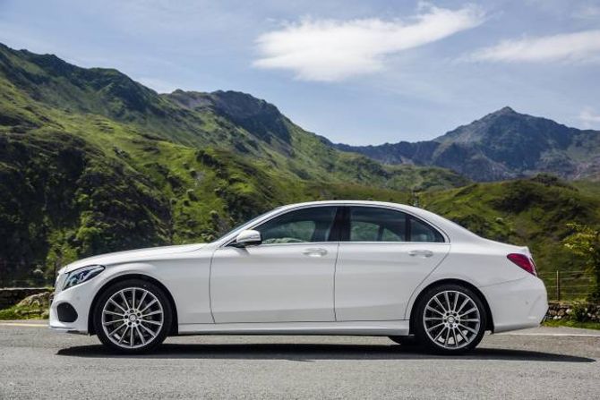 BEST: Mercedes-Benz C-klasse blei nyleg kåra til den beste bilen i verda under ei bilutstilling i New York.