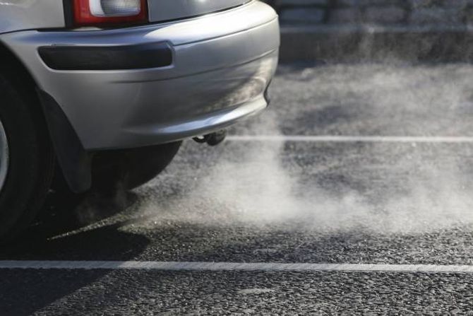 MINDRE: Utsleppa av CO2 held fram med å gå tilbake.