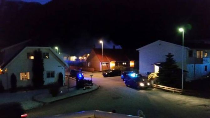 BRANN: Brannen braut ut midt i bygget.