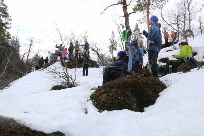 IMPONERTE: Dei rundt 50 personane som tok turen til toppen av Vettismorki fekk mykje att for den tunge turen opp.