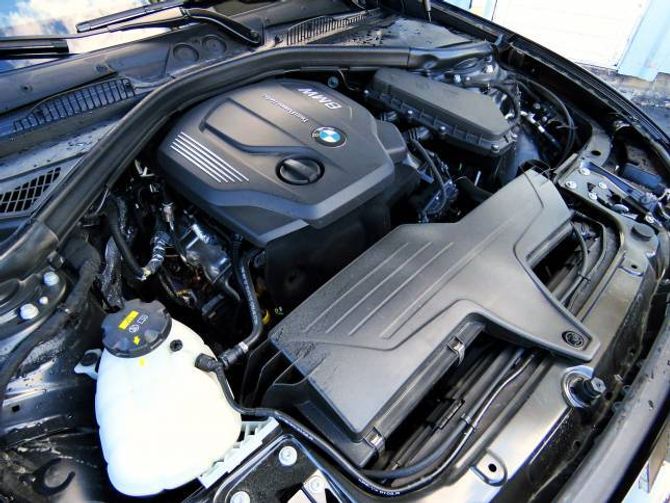 TRE SYLINDRAR: Den nye dieselmotoren har eit slagvolum på 1,5 liter og yt 116 hestekrefter. Saman med den 8-trinns automatiske girkassa oppfyller han dei fleste behov.