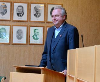 POSITIV: Ordførar Jan Geir Solheim (Sp) er positiv til å ta imot 28 syriske flyktningar. Saka skal i kommunestyret i september.