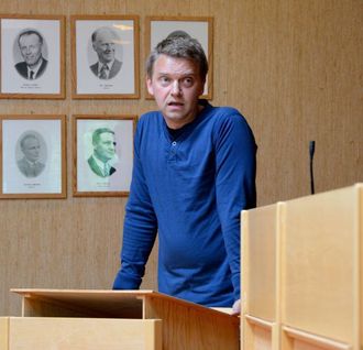 MÅ IKKJE VERA KOMMUNALT: Trond Øyen Einemo (H) meiner selskap eller private kan vera ein vel så god eigar for å ta vare på kulturhistoria til bygningane, som kommunen.